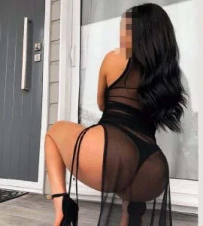 Thainá Mello — 5 / 9