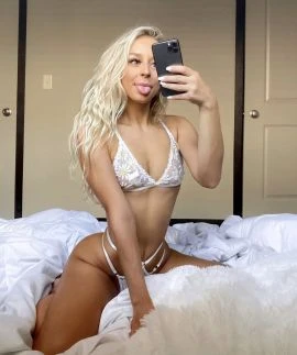 MOLLY M — 8 / 9