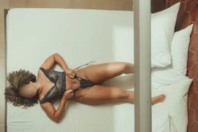 Nayara Bitencourt — 4 / 5