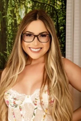 Allana Fontes — 5 / 9