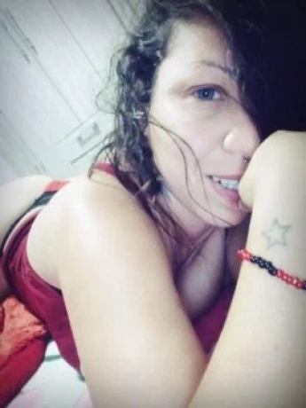 Laís Alves — 4 / 9