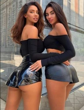 Natalie & Lora — 5 / 7
