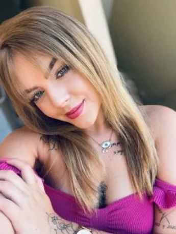 Bianca Aguiar — 4 / 6