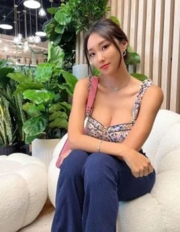 PERFECT IN BED — 2 / 9