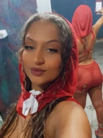 Jhenny Souza — 3 / 4