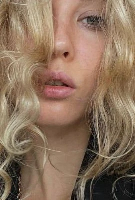 Karolina — 2 / 6