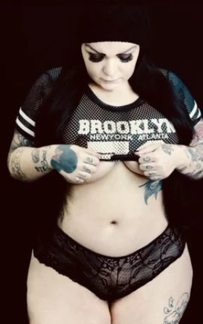 Larissa Lopes — 3 / 5