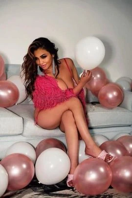 Aishe, Escort, London