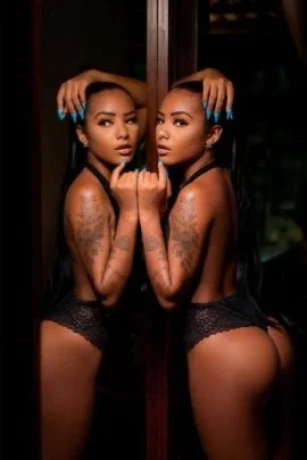 Camila Feroz — 4 / 9