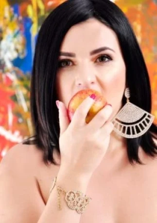 Ariela Loiola — 6 / 7