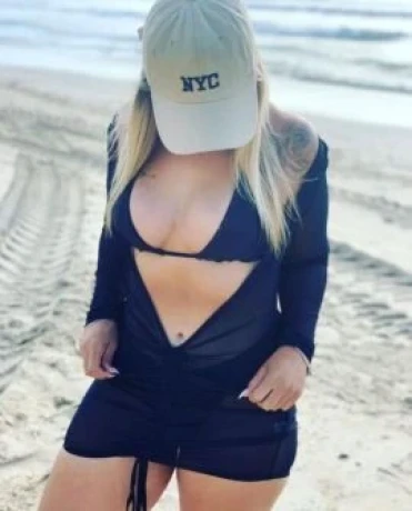 Caroline Mel — 4 / 5