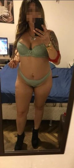 Mia — 2 / 4