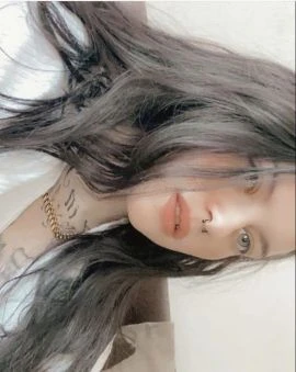 Tattoo Queen — 6 / 8