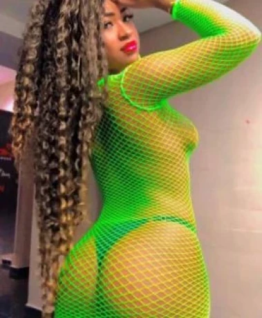 Karynne Lobato — 8 / 9