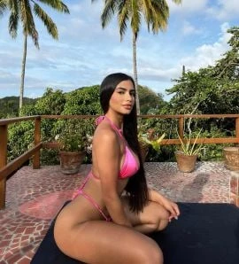 Margot Sarah, Escort, Klang