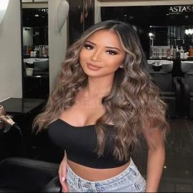 Mia — 3 / 8