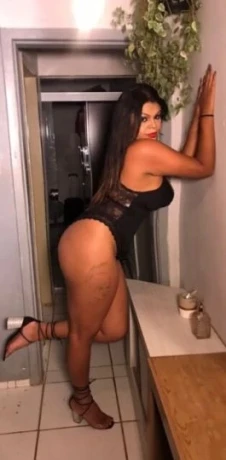 Camila Batista — 3 / 6