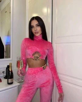 Emily — 3 / 8
