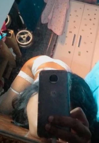 Vitória Oliveira — 1 / 5