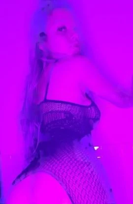 Blondine — 5 / 9