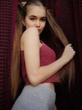 Polina — 2 / 7