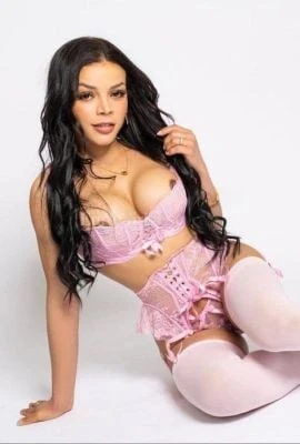 Megan Vegas — 3 / 9