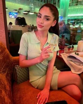 Yana — 7 / 9