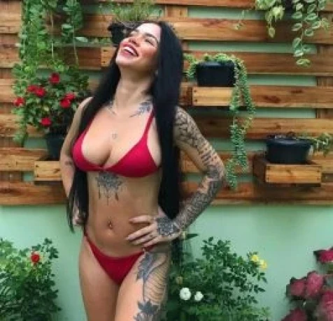 Letícia Gomes — 4 / 8