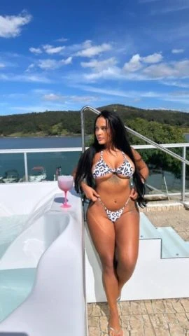 Bela Carvalho — 4 / 9