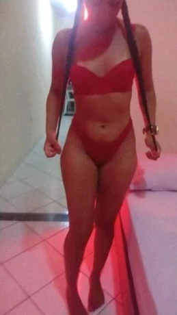 Letícia Feitosa — 2 / 5