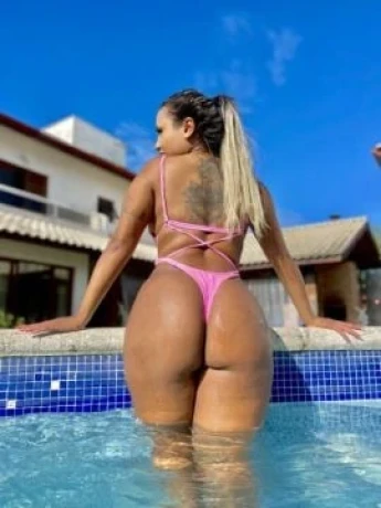 Lara Diniz — 3 / 5