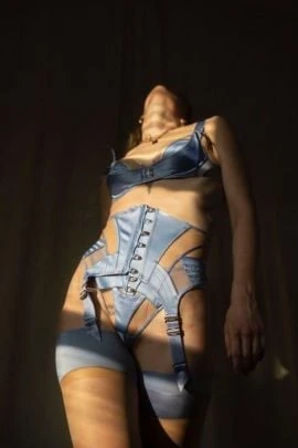 Viva La Libertine — 6 / 9