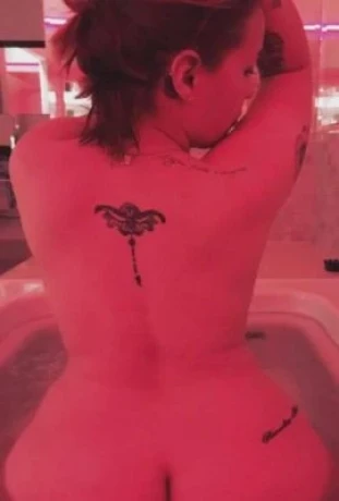 Carolina Blanc — 4 / 5