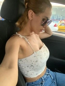 Angelina — 7 / 9