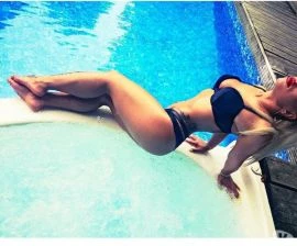 Female Escort — 5 / 7