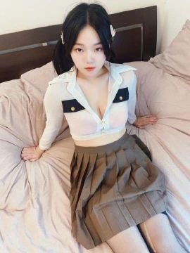 Carla Khobar — 1 / 6