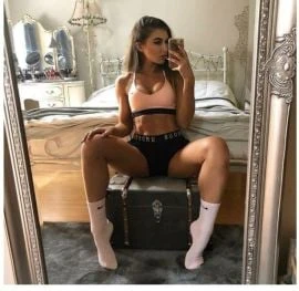 Female Escort — 5 / 9