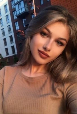 Alisa — 4 / 9