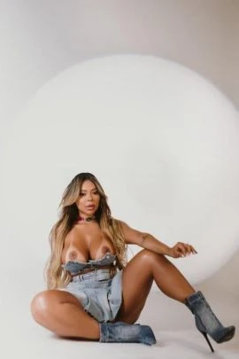 Valentina Ferraz — 8 / 9