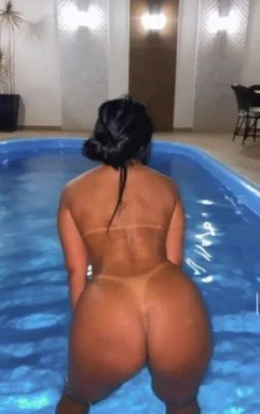 Letícia Mel — 1 / 5