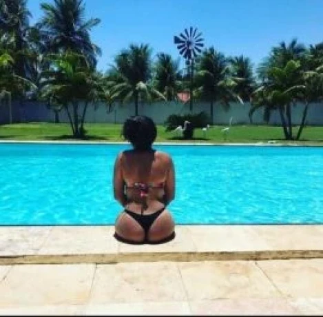 Mikaelly Nicolly — 2 / 5