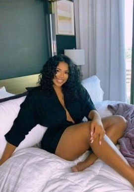 Mia — 3 / 9