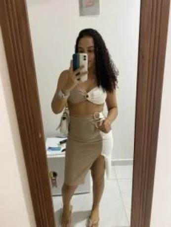 Juju Freitas — 3 / 5