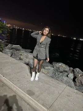 Nadya — 3 / 5