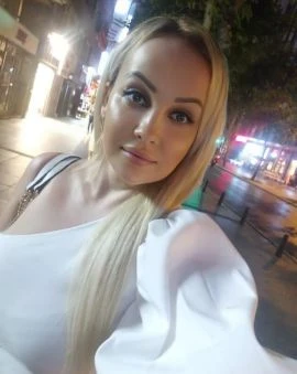 Yana — 7 / 9