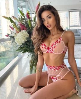 Milana, Escort, Istanbul