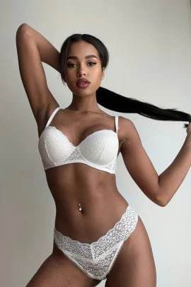 Gloria — 7 / 9