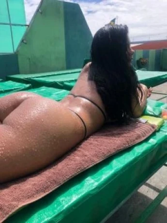 Amanda Feitosa — 1 / 6