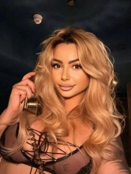 Alena Diamond — 3 / 9