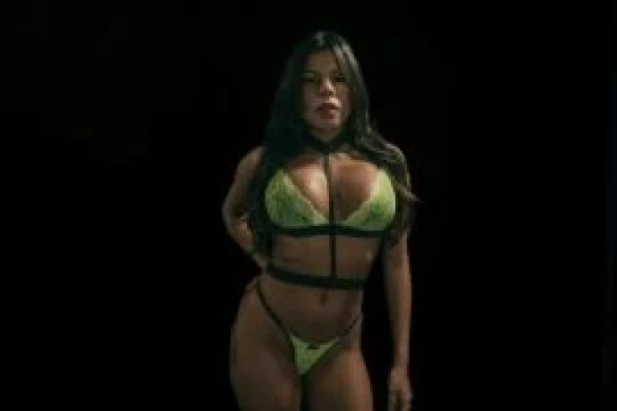 Milena Vargas — 1 / 6